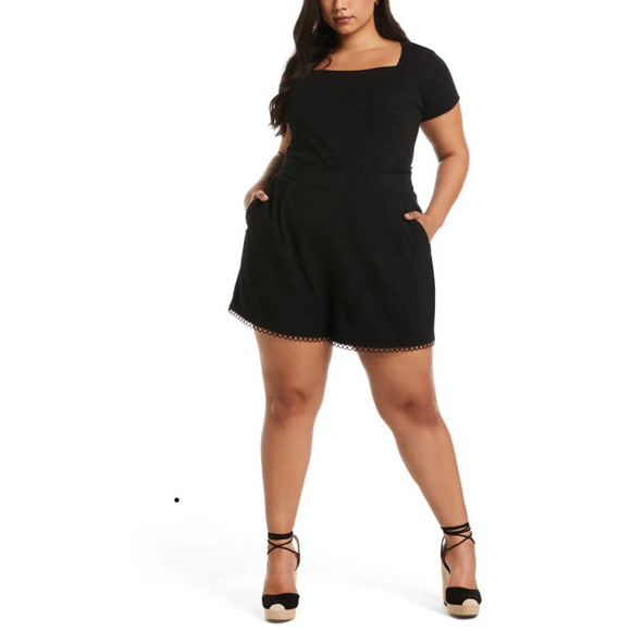 Rafaella Pants - Rafaella PLUS SIZE CLASSIC FIT SHORT WITH LOOP TRIM NWT